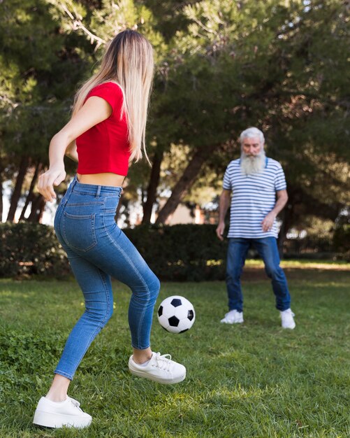 Padre e hija pasar tiempo juntos