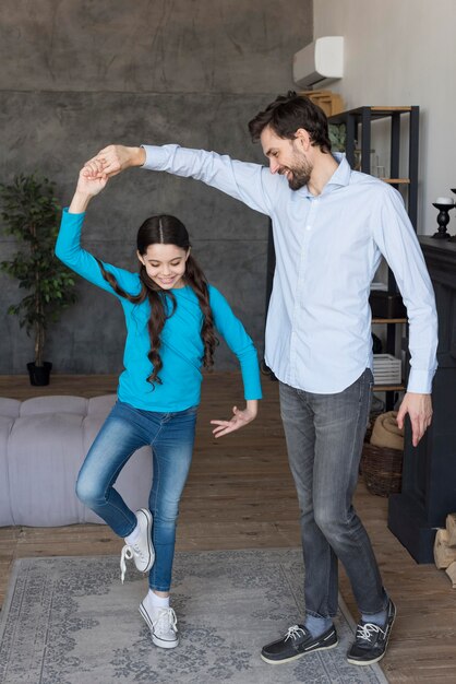 Padre, enseñanza, niña, bailar