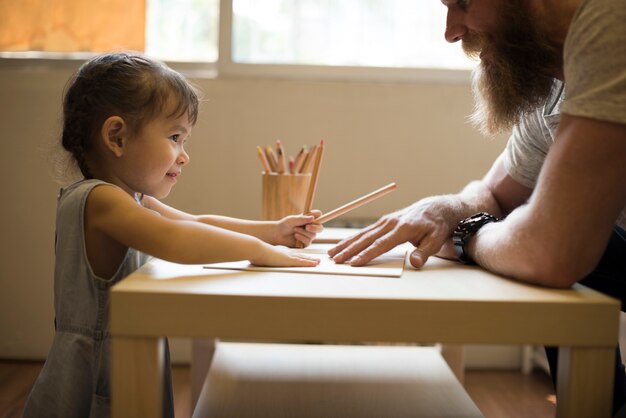 Padre hija pasar tiempo juntos