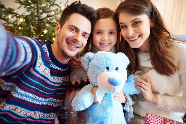 Padre, teniendo, navidad, selfie, de, familia