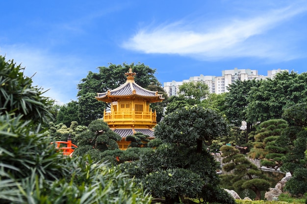 Pagoda de oro en el jardín de Nan Lian