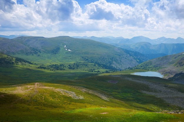 Foto gratuita paisaje de montaña simple