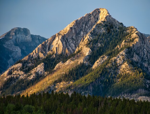 Paisaje de las montañas rocosas