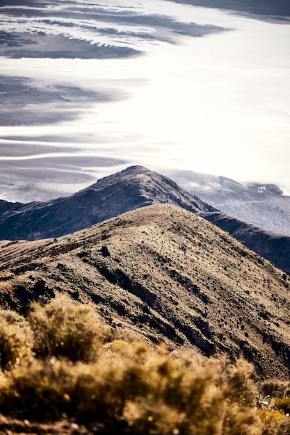 Paisaje soleado de Dante's View en el Parque Nacional Valle de la Muerte, California