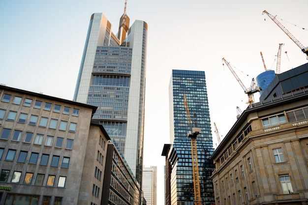 Paisaje urbano del centro de Frankfurt al atardecer Alemania