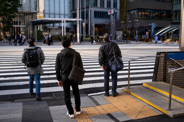 Paisaje urbano de la ciudad de tokio con paso de peatones.