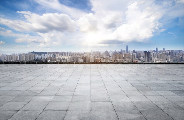 Paisaje urbano y el horizonte de chongqing en el cielo de la nube