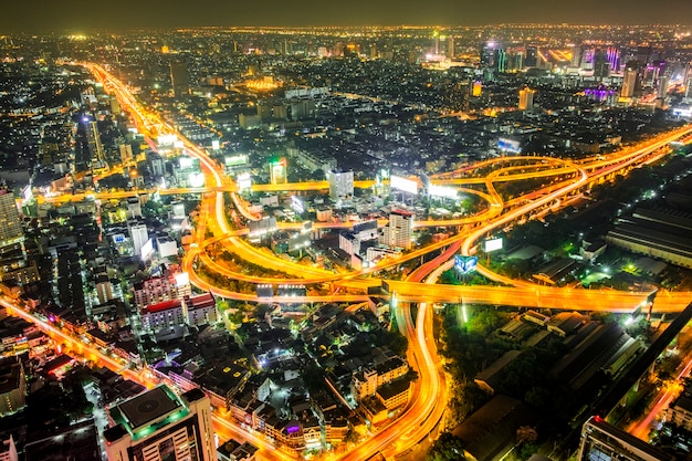 paisaje urbano de noche en bangkok, tailandia