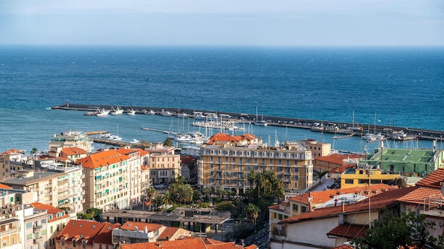 Foto gratuita paisaje urbano de sanremo italia