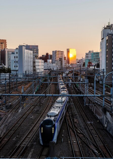 Paisaje urbano de tren de japón