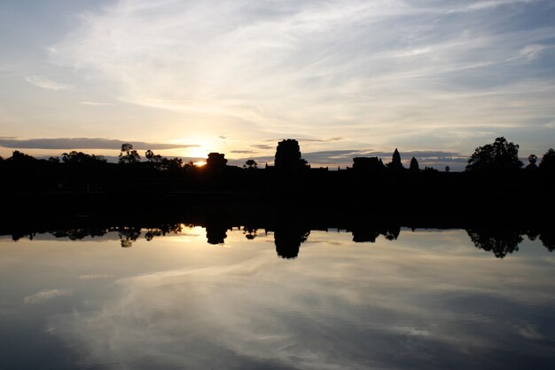 Foto gratuita palacios anckor, siem reap, camboda. hermoso paraiso