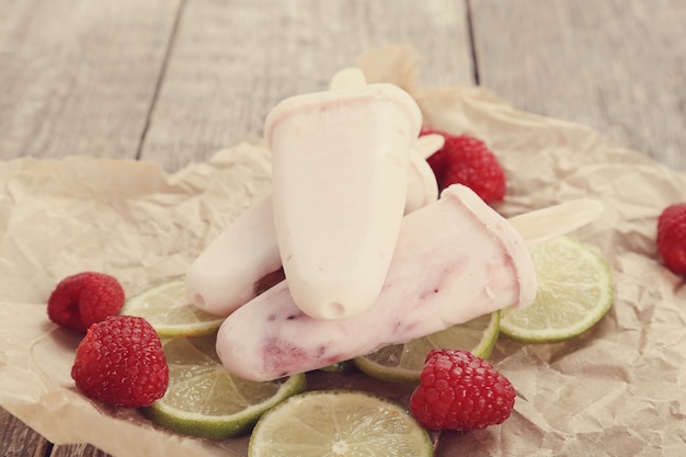 Foto gratuita paleta de yogurt