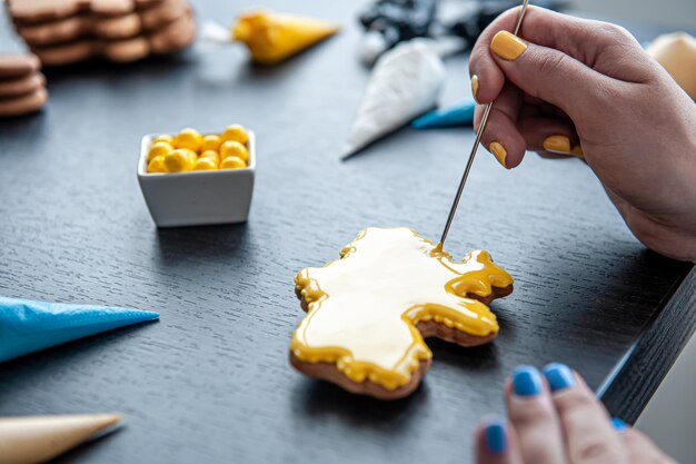 Pan de jengibre en forma de galletas patrióticas hechas a mano de Ucrania