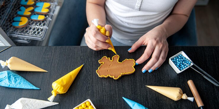 Foto gratuito pan de jengibre en forma de galletas patrióticas hechas a mano de ucrania