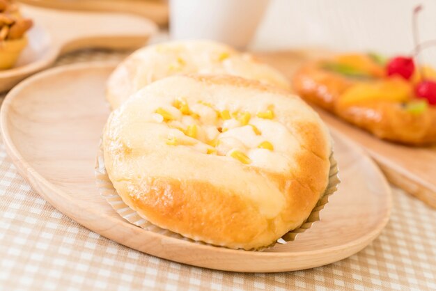 pan con maíz y mayonesa