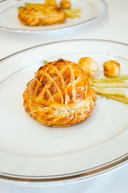 Pan de pastel de pollo con verduras