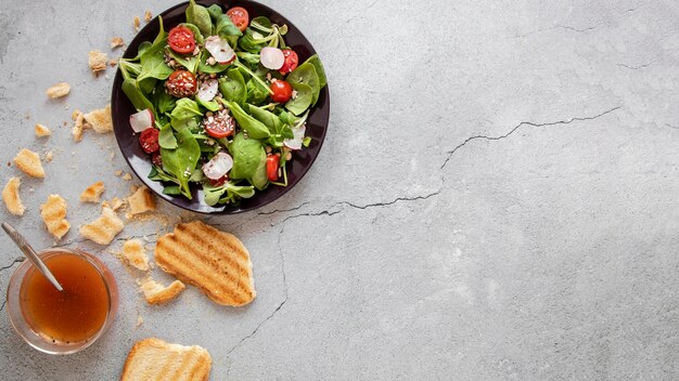 Pan tostado para ensalada