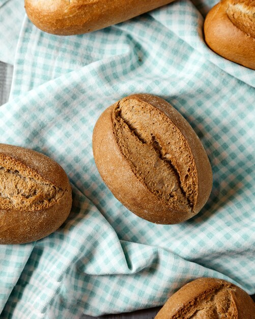 pan de trigo con corteza crujiente