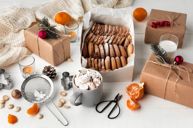 Panadería casera, galletas de jengibre en forma de primer plano del árbol de Navidad.