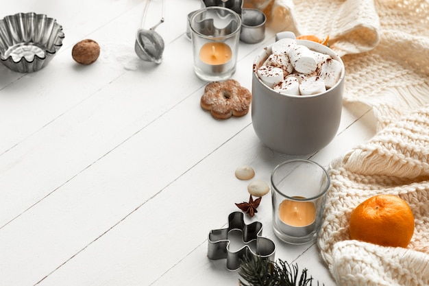 Panadería casera, galletas de jengibre en forma de primer plano del árbol de Navidad.