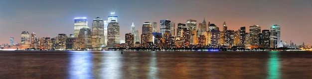 Foto gratuita panorama del atardecer de manhattan de nueva york