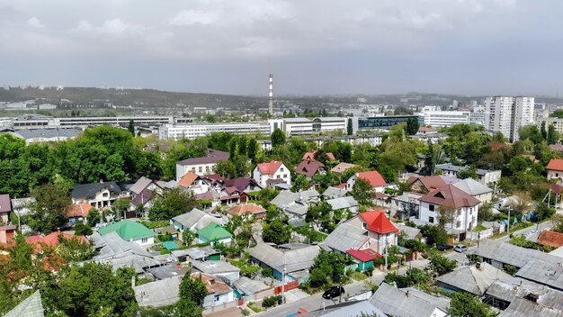 Panorama de Chisinau desde el avión no tripulado en Moldavia