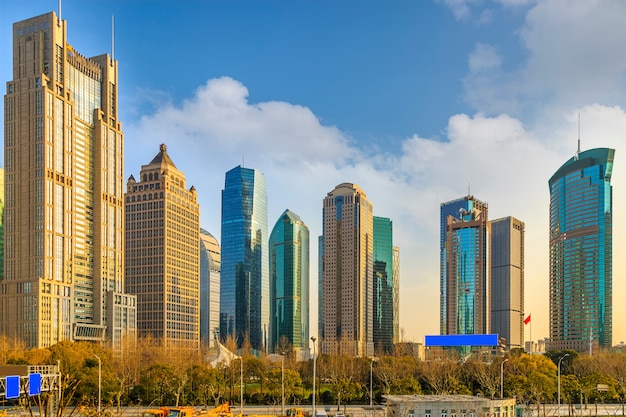 Panorama pudong negocio reflexión cielo oficina