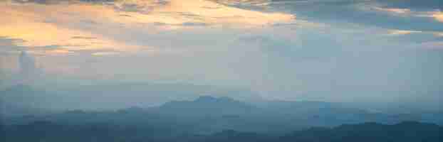 Foto gratuita panorámica de nubes