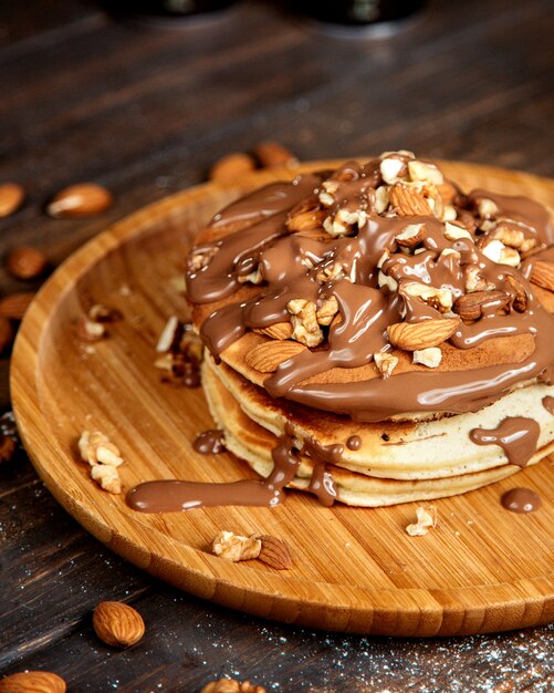 Panqueques con mantequilla de chocolate y nueces