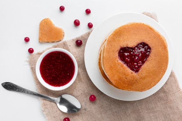 Panqueques con mermelada de frutas