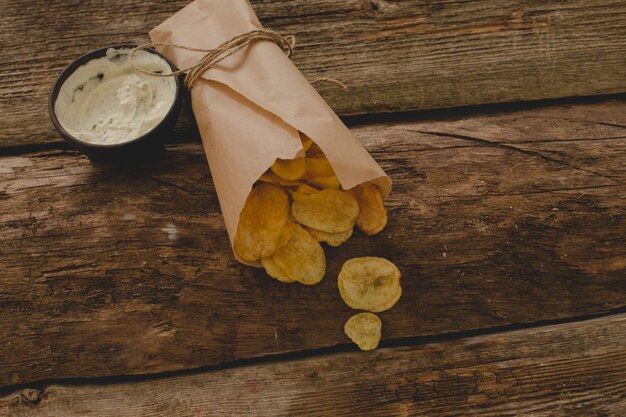 Papas fritas en la mesa