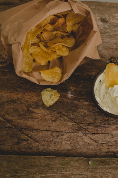 Papas fritas en la mesa