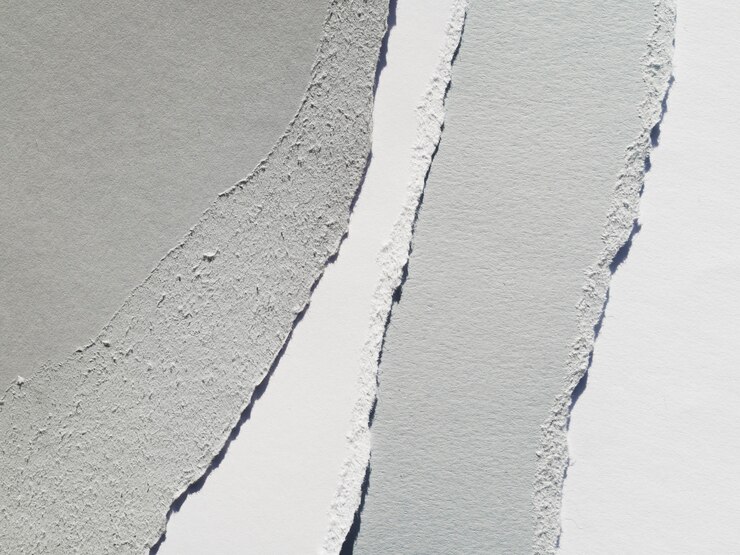 Foto gratuito papel gris rasgado