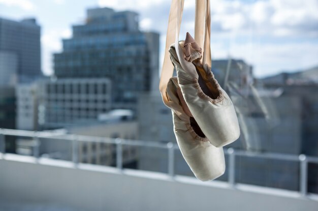 Foto gratuita par de zapatillas de ballet