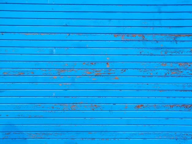 Pared azul con rayas