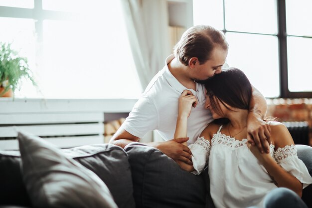 Pareja en casa