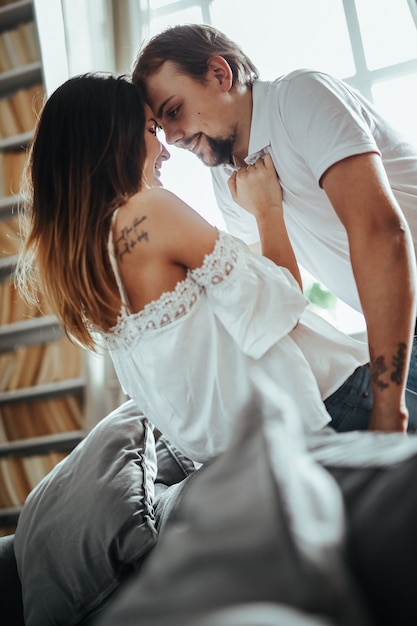 Pareja en casa