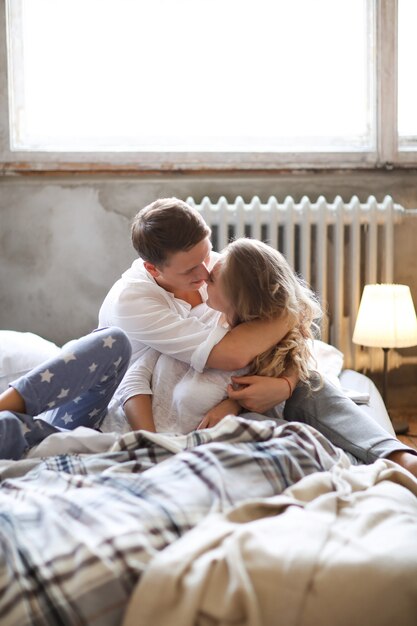 Pareja en casa