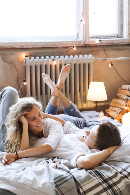 Pareja en casa