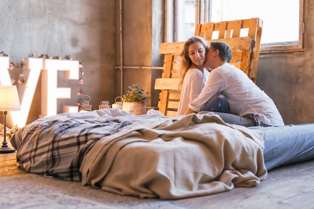 Pareja en casa