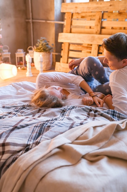 Pareja en casa