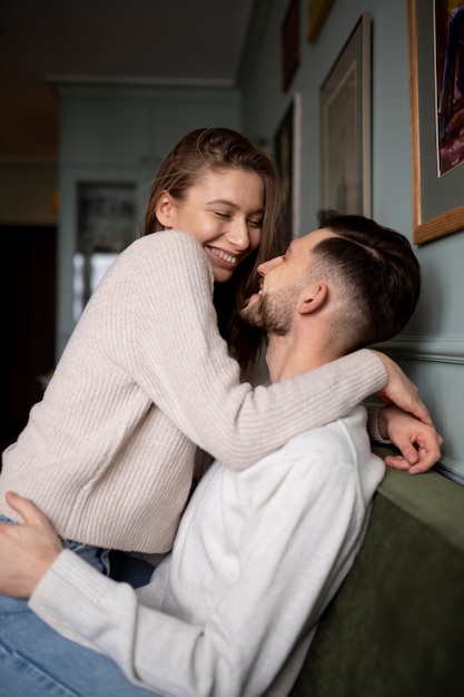 Pareja disfrutando de sus momentos de intimidad