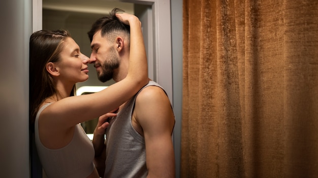 Pareja disfrutando de sus momentos de intimidad