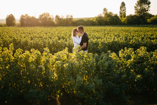 Foto gratuita pareja enamorada