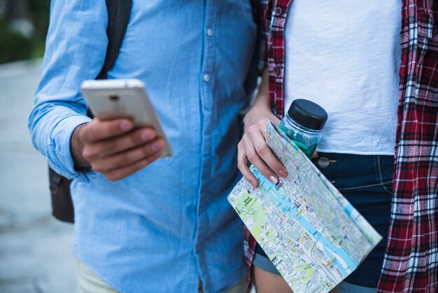 Pareja con estilo de vacaciones