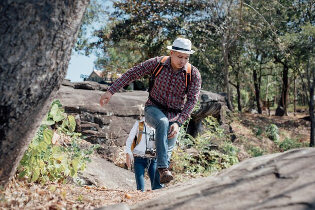 Pareja familia viajando juntos