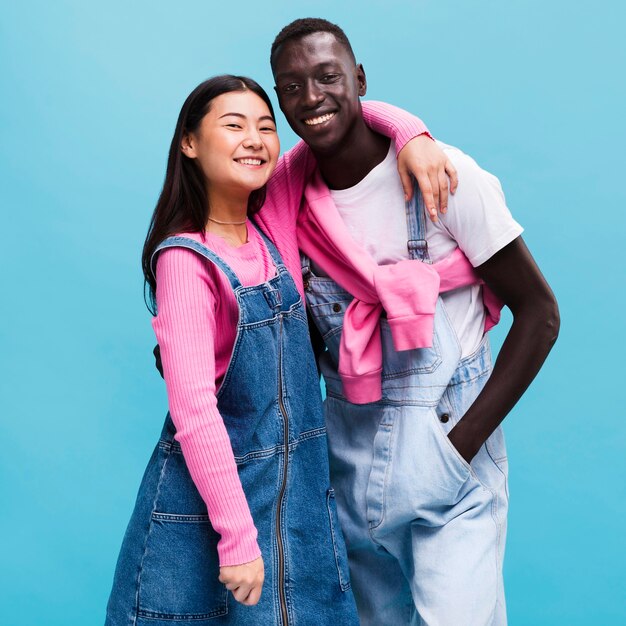 Pareja feliz, posar, en, estudio