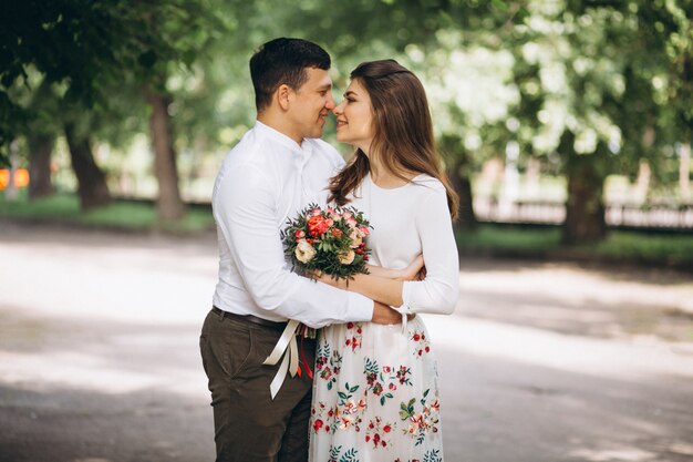 Pareja joven antes del compromiso