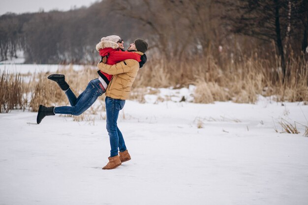 Pareja joven en el día de San Valentín