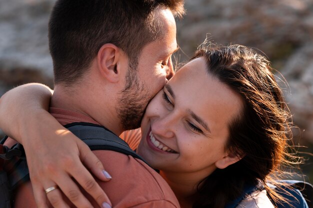 Pareja joven, viajar, juntos